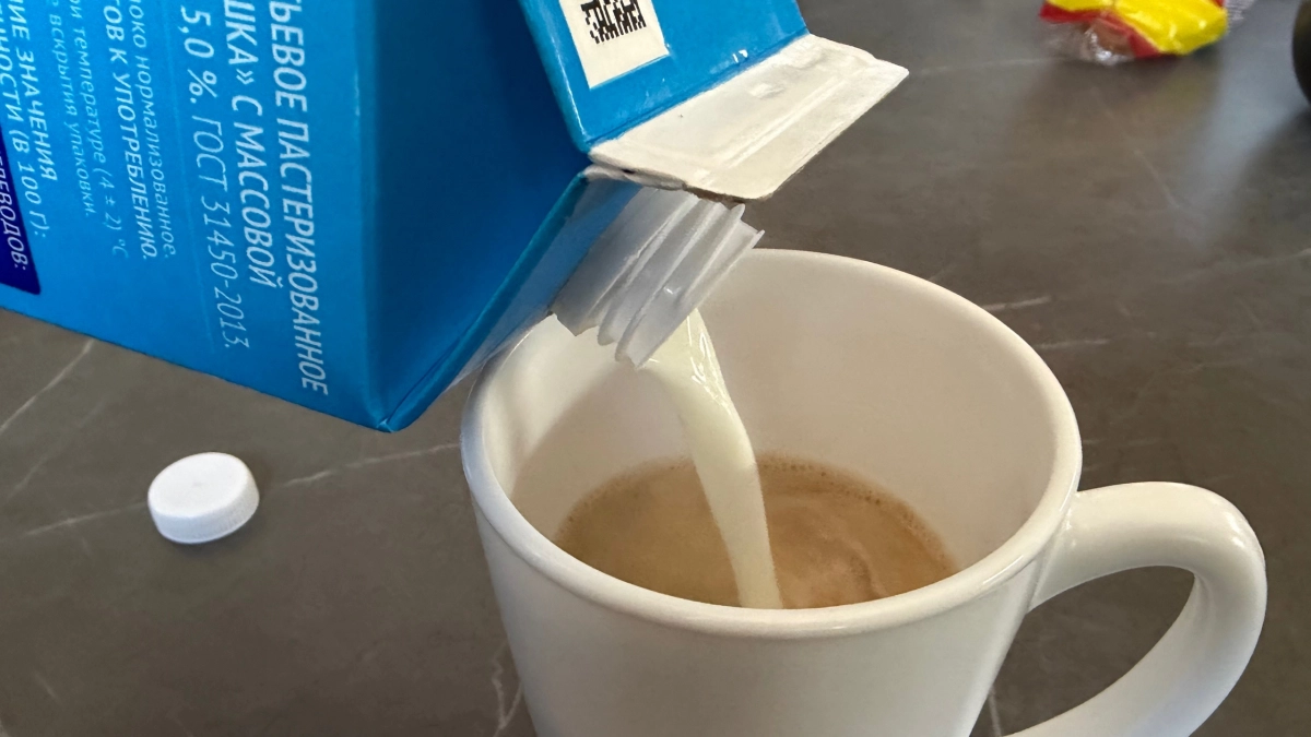  Проверила магазинное молоко и разливное из бочки на натуральность 3 способами. Молоко у фермеров больше не куплю — результат шокировал