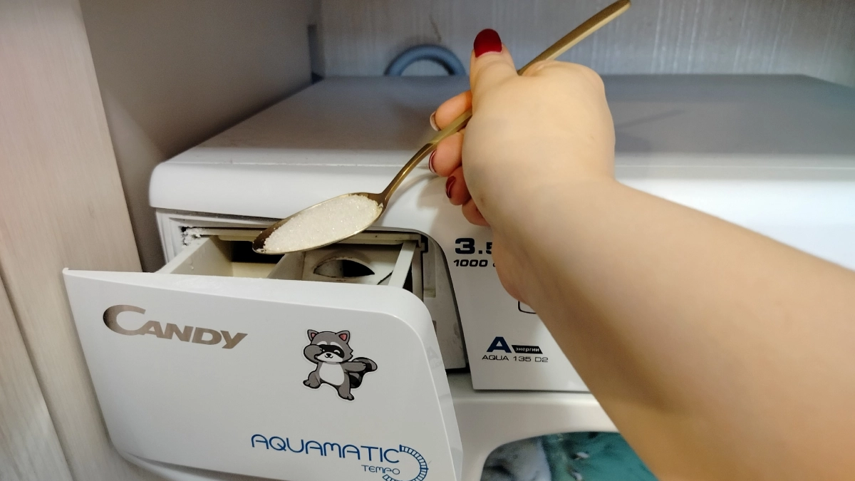 Как сэкономить на стиральном порошке по правилу "10 секунд" и зачем его смешивать с солью — 2 лайфхака, которые изменят вашу стирку