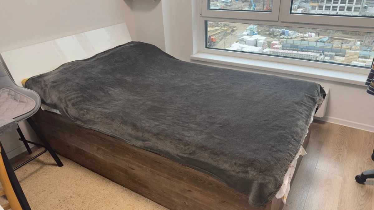 Метод двух половин. Нашла способ, как постирать тяжелое одеяло в машинке — без ванны, без топтания и без химчистки