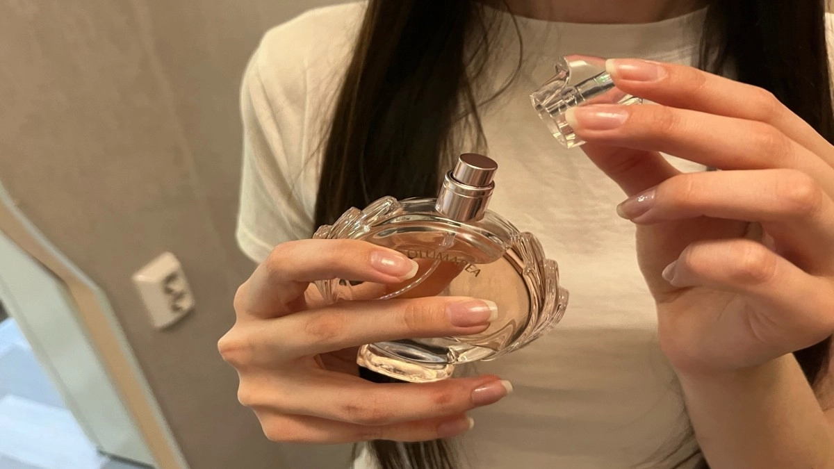 Пудровые ароматы в парфюмерии: откуда берётся эффект пудры, какие ноты его создают и кому они подходят