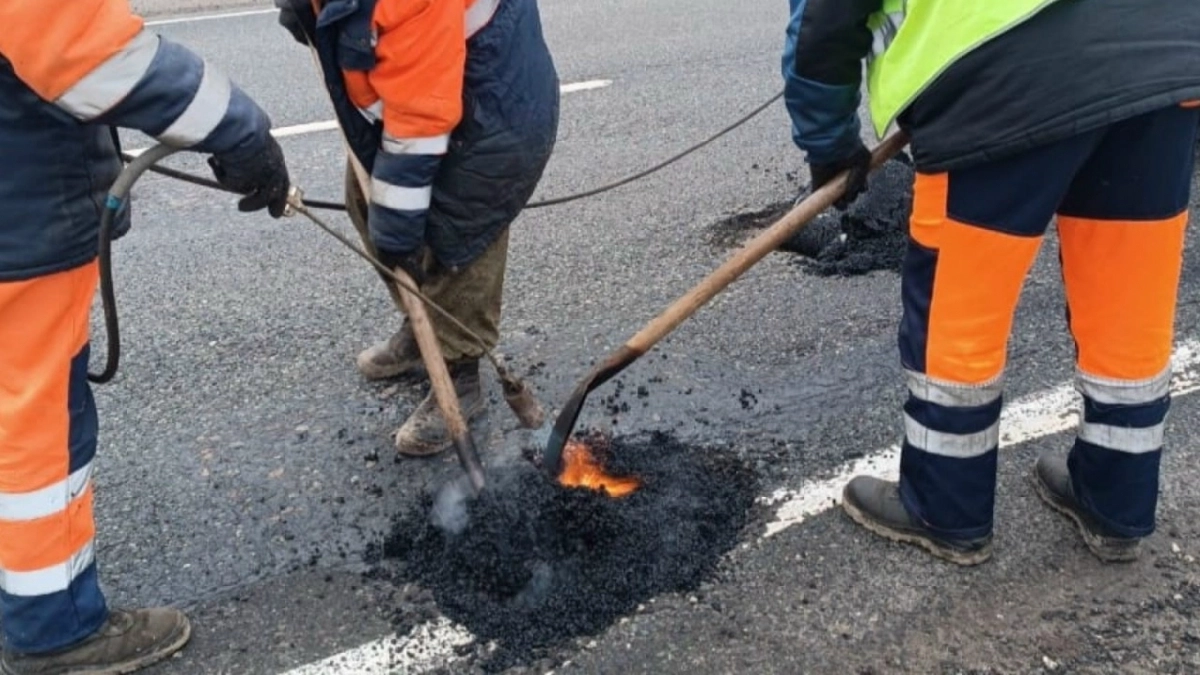 Дорожники начали ремонт на трассах к Даровскому, Кирсу, Малмыжу, Вятским Полянам