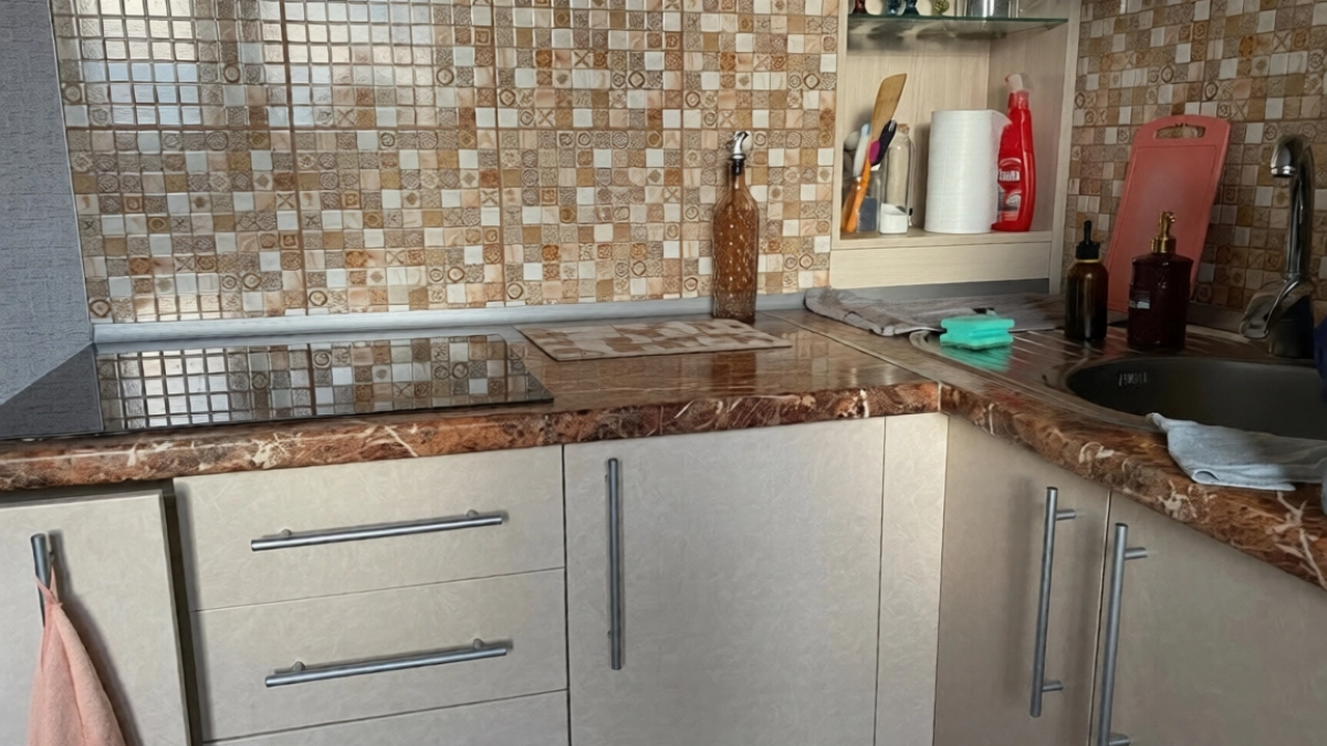 Уксус и сода уходят в прошлое: чем теперь хозяйки отмывают жир на кухне в 2026 - советы опытных клинеров