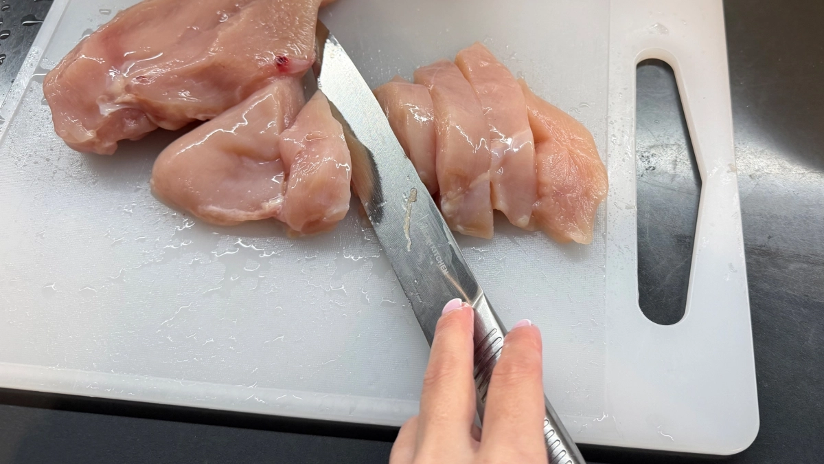 Точилка — это уже прошлый век: чем провести по ножу, чтобы он снова стал острым за пару минут