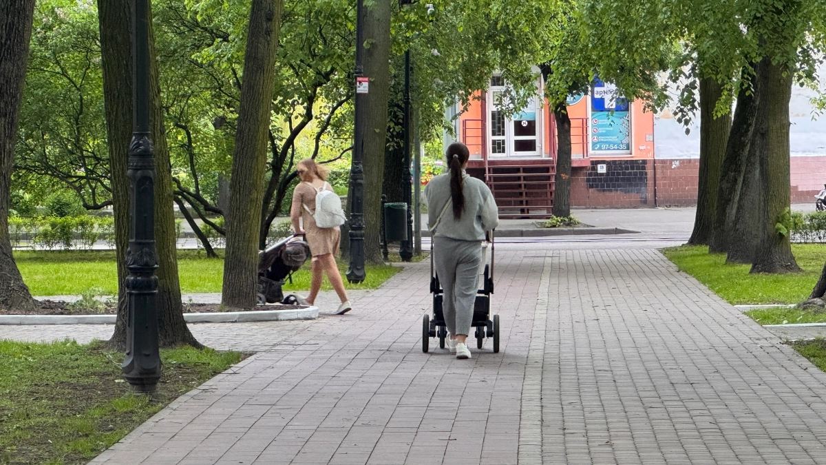 Не знаете, что носить весной-2026? 5 простых образов, которые выглядят стильно каждый день даже тем, кому 50+