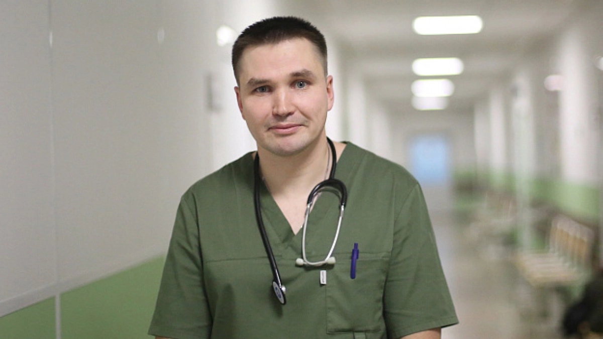 Главного невролога Кировской области отметили медалью Луки Крымского