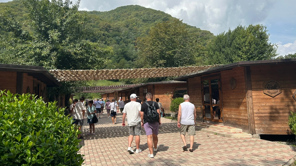 Попрошайки и разгромленные дома: что на самом деле ждёт туристов на популярном курорте без приклас - честные отзывы