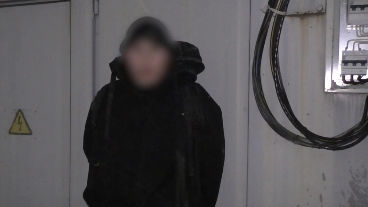 Опубликовано видео задержания подростка, который хотел сжечь подстанцию в Кирове