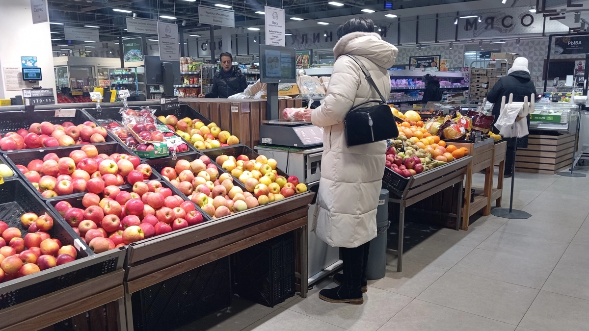 Не все фрукты одинаково полезны: почему банан и манго — это скрытый сахар, а киви и гранат — настоящая аптека