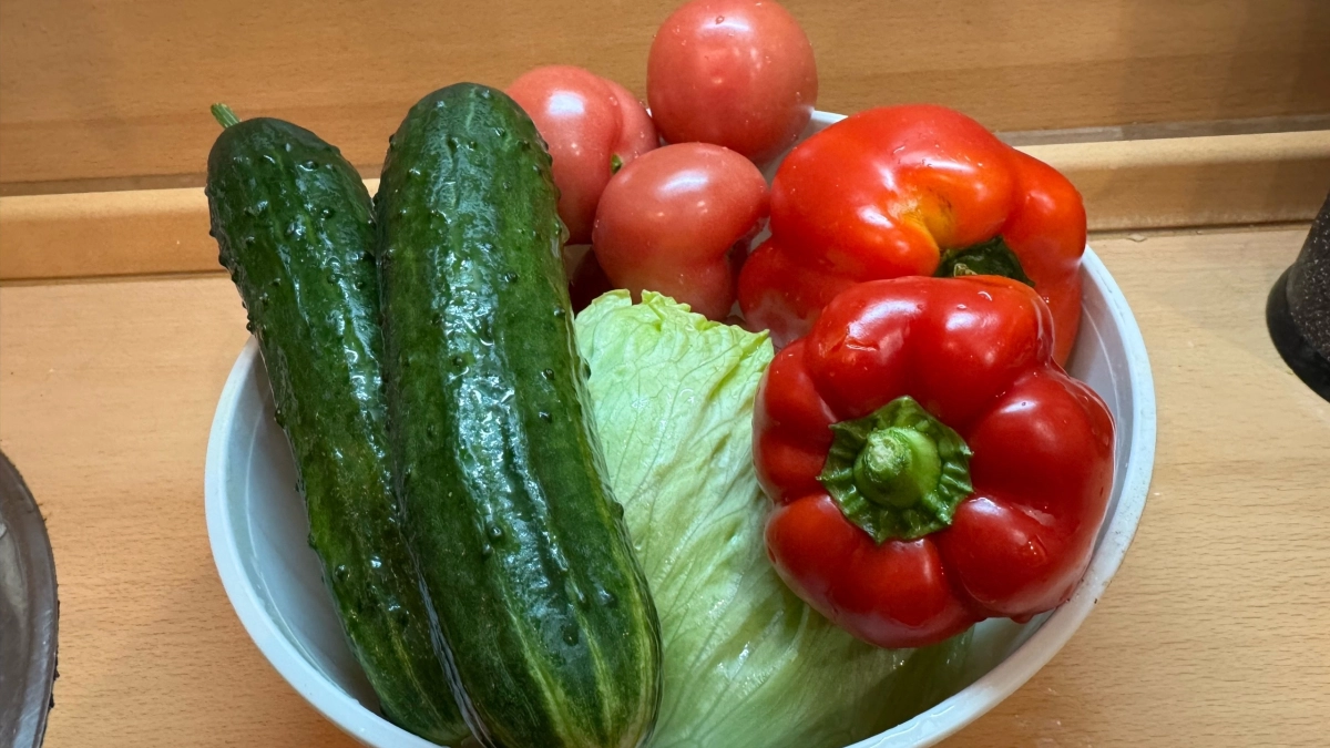 1 чайная ложка соды на 1 литр воды: реальный способ очистить магазинные овощи от 96% пестицидов за 10-15 минут