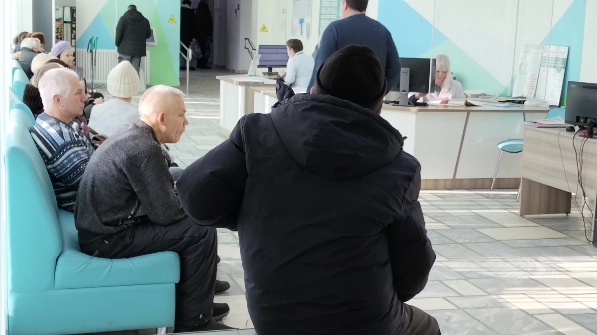 "По семь часов ждем прием хирурга!": чепчане жалуются, что не могут попасть к врачам в МСЧ №52