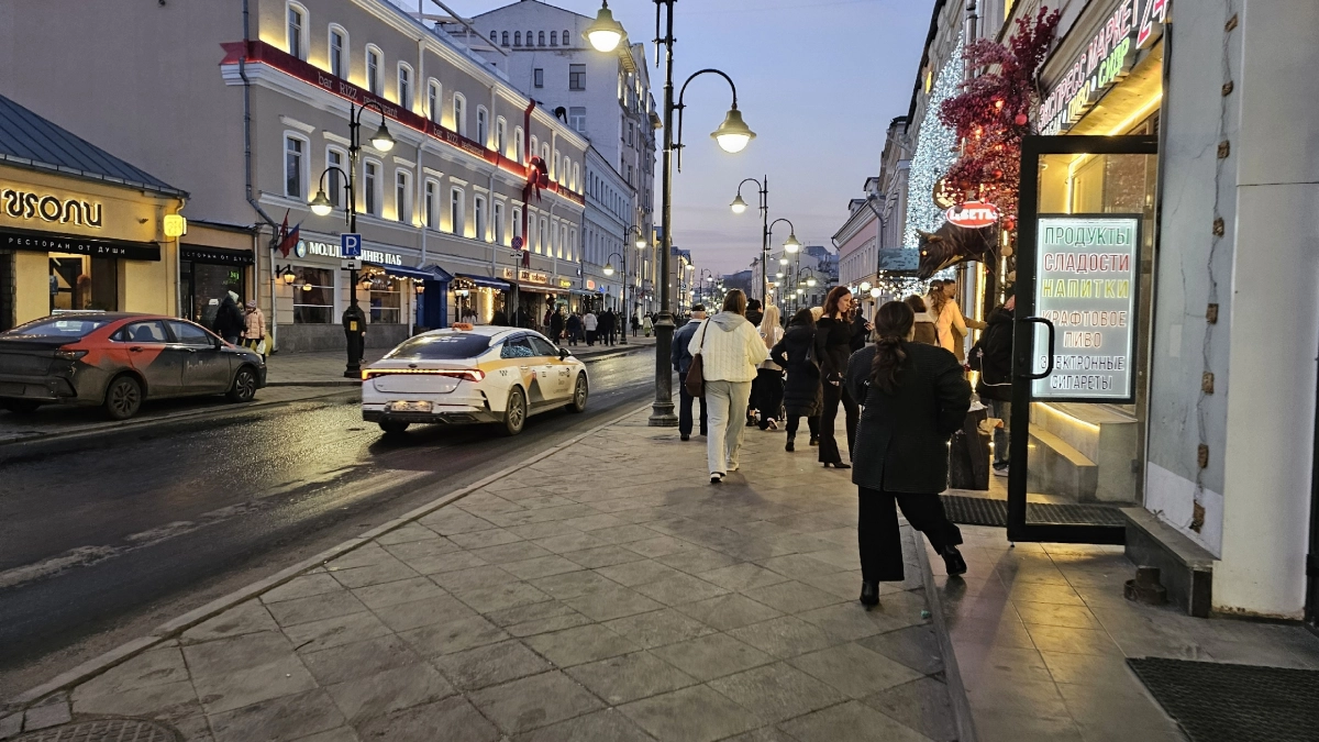 Вы всегда ходите быстро? Психологи объяснили, что это значит о вашем характере и уровне стресса