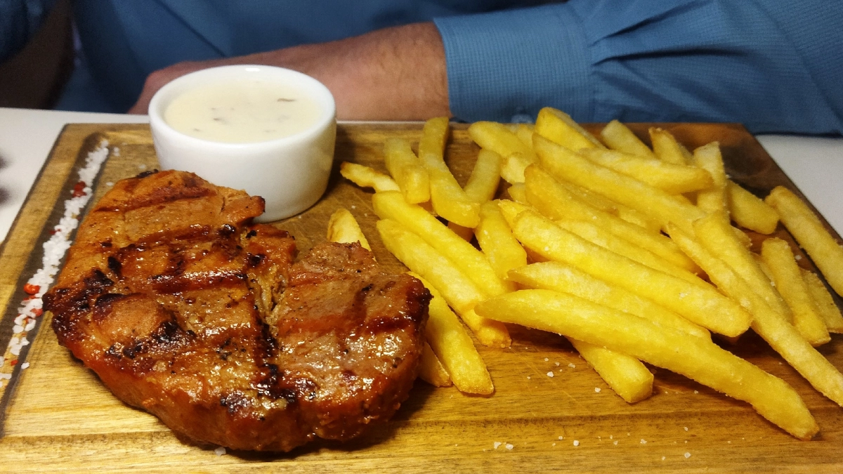 Картофель фри дома за 5 минут: простой способ без фритюрницы, который экономит время и деньги