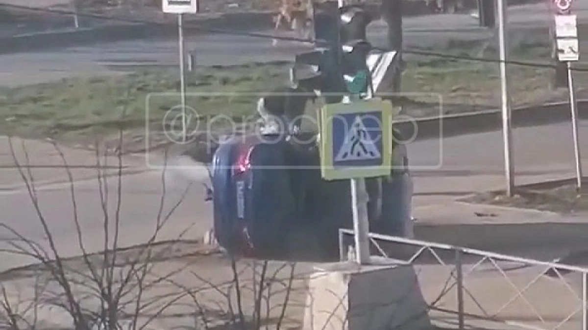 Перевернутая машина, апрельский снегопад и строительство автовокзала: что читали чепчане на минувшей неделе