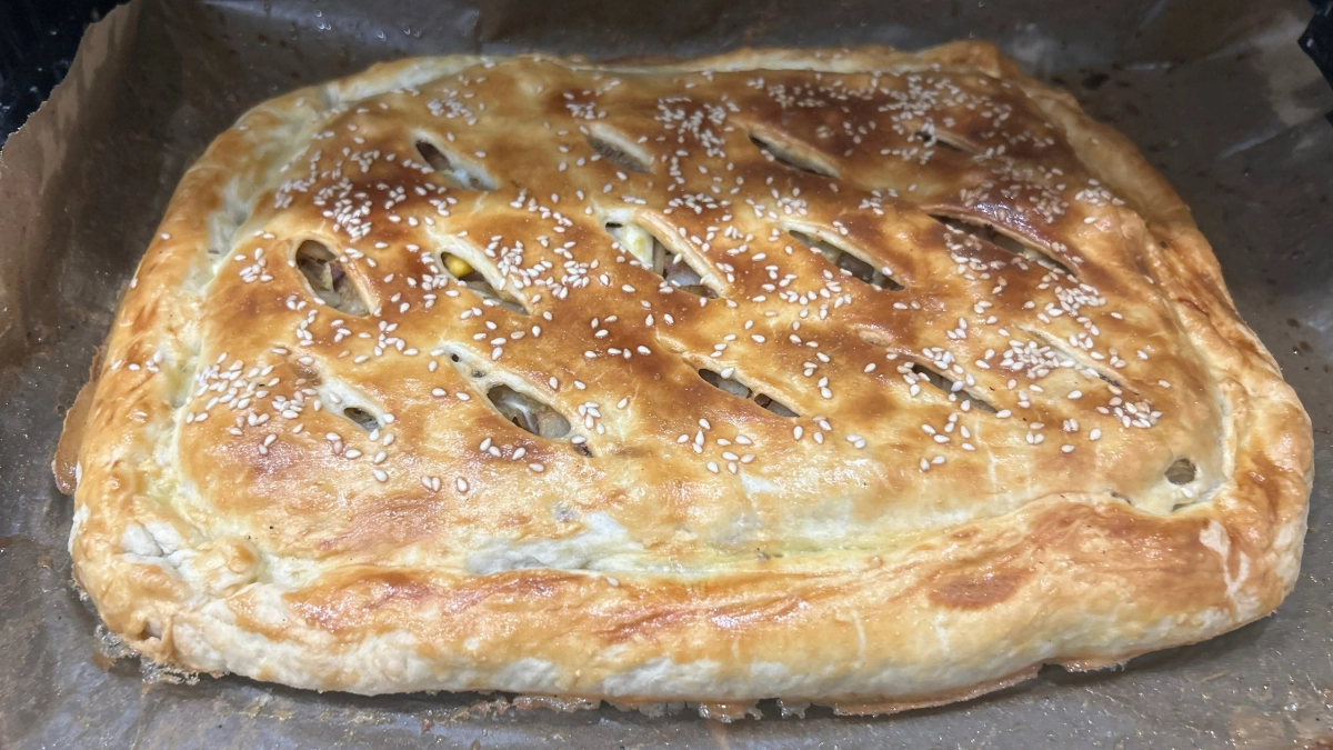 Хватит мучиться с тестом: ложка этого продукта — и блины тают во рту, а пироги не черствеют 3 дня