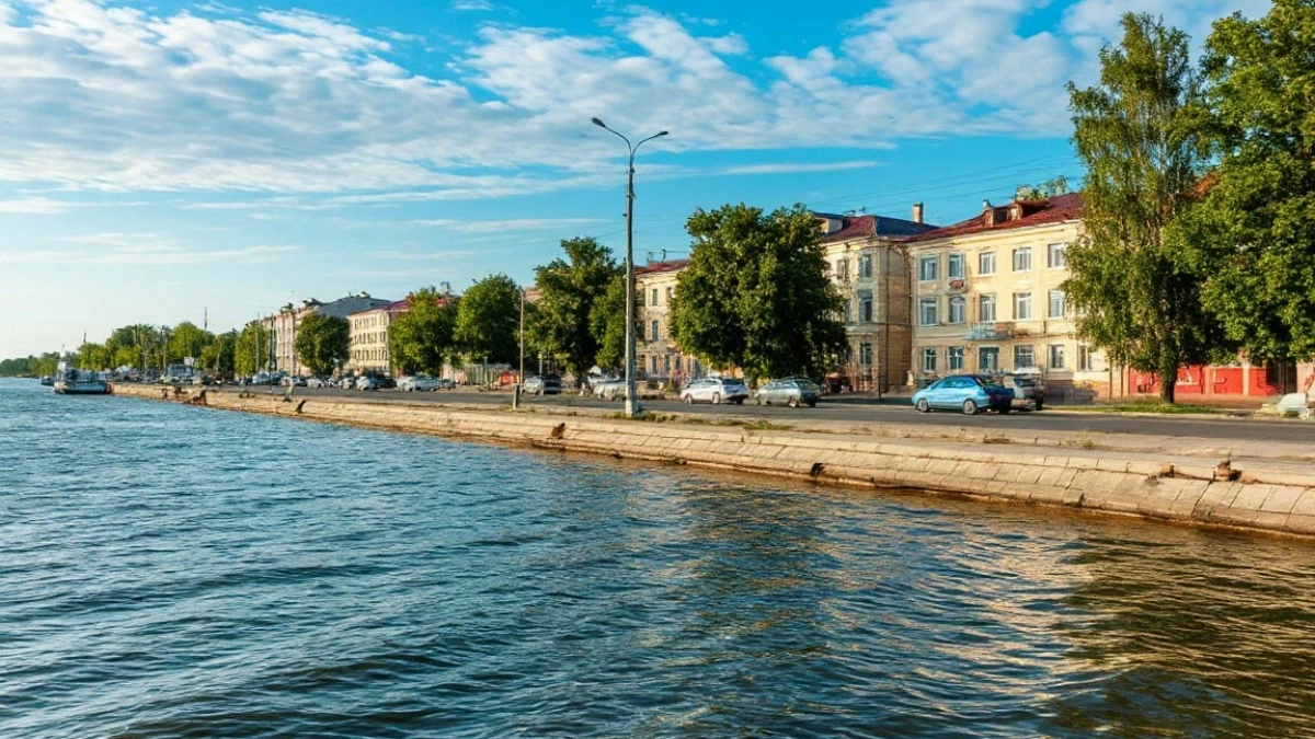 Город на Азовском море теряет пенсионеров и туристов: почему он вымирает — и что будет через 15 лет, если ничего не менять