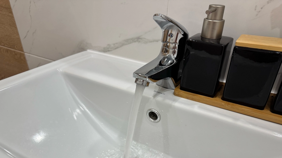 Современные смесители ломаются за год, а старые работали десятилетиями: в чём реальная причина и как это исправить