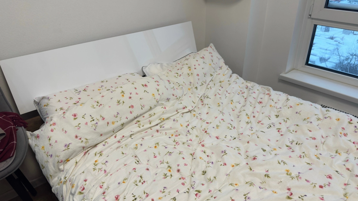 Какое постельное бельё выбрать, чтобы не было жарко спать летом: 4 лучшие ткани и секрет прохлады