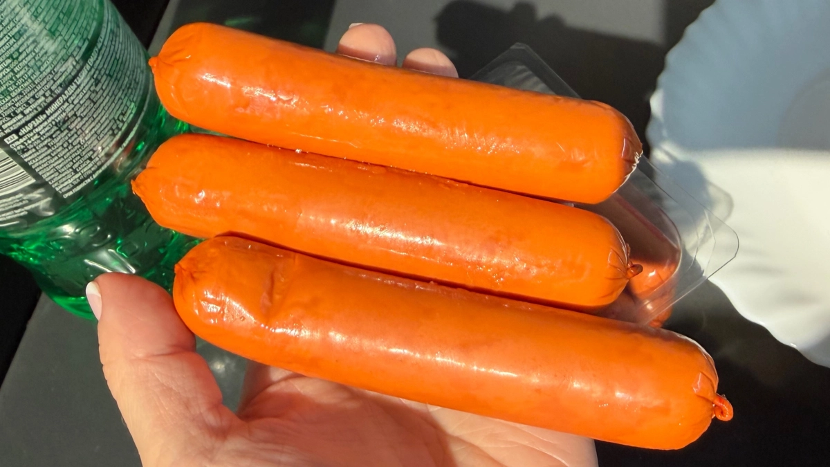 Я думала, сосиски — сплошная соя и крахмал. Оказывается, есть марки без консервантов, где мясо по ГОСТу, а цвет естественный, а не розовый