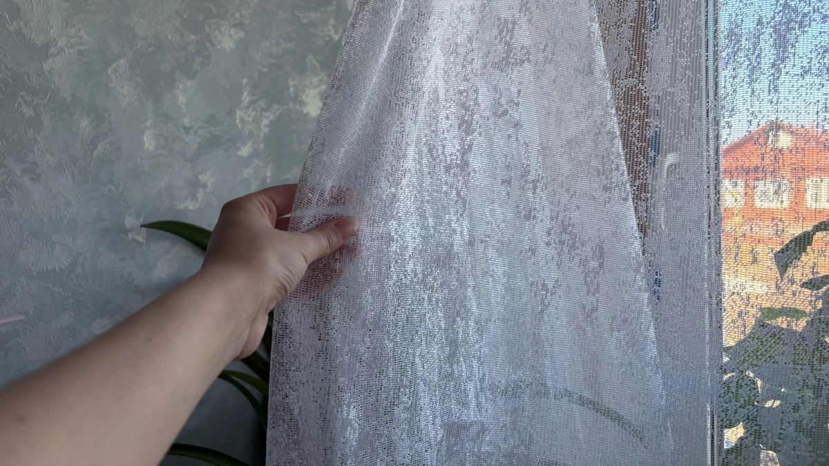 Сода и уксус против серого тюля: 2 ингредиента, 2 часа замачивания — и белизна бьёт в глаза