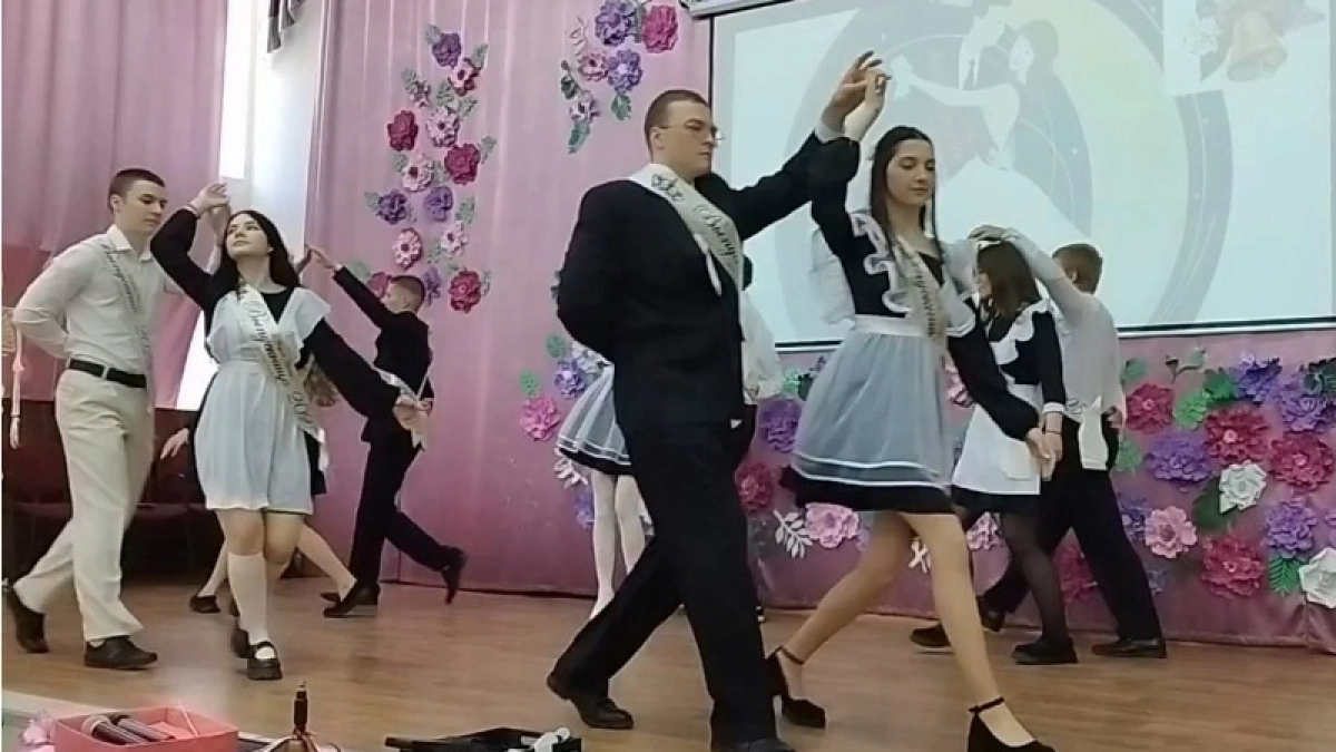 Стала известна дата Последнего звонка в школах Кировской области