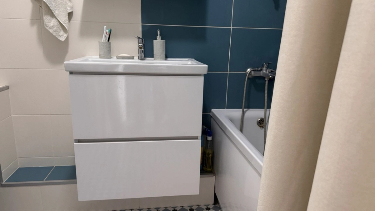 6 худших материалов для ванной комнаты в 2026 году: какие отделки убьют ремонт за год и чем их заменить