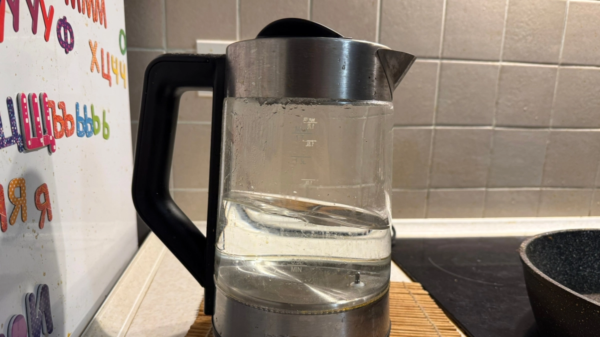 Электрочайник умирает из-за накипи? 7 проверенных методов чистки от лимонной кислоты до картофельных очисток