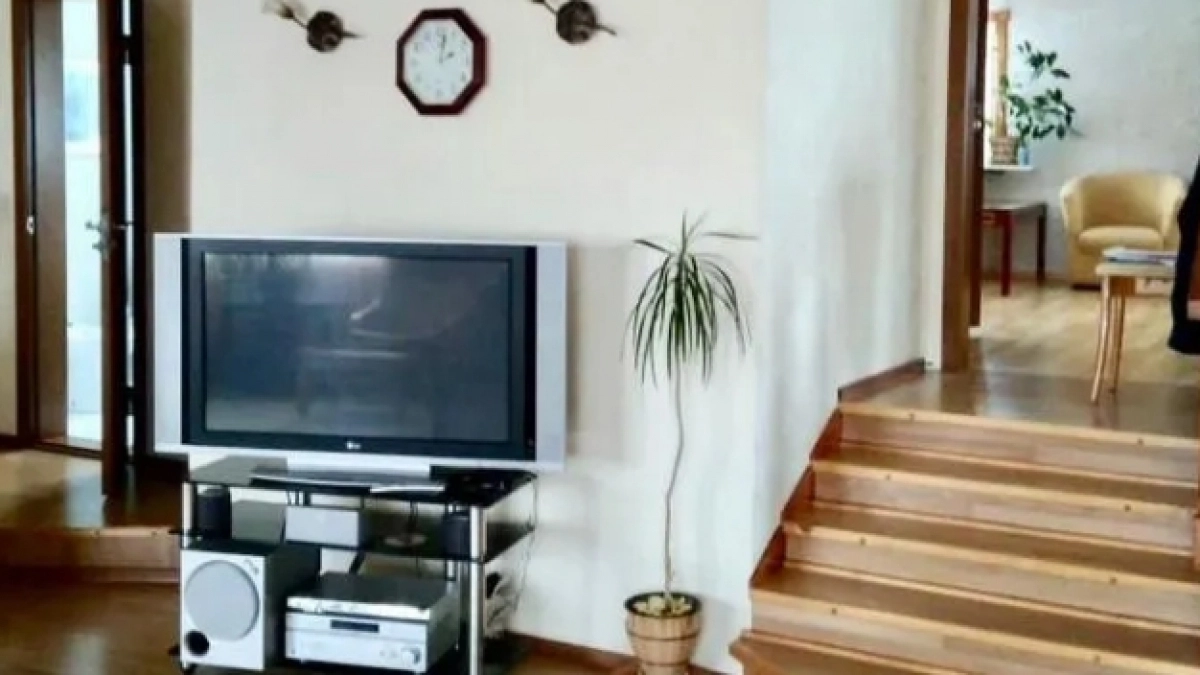 В Кирово-Чепецке продают просторный дом с камином и баней за 8 миллионов рублей