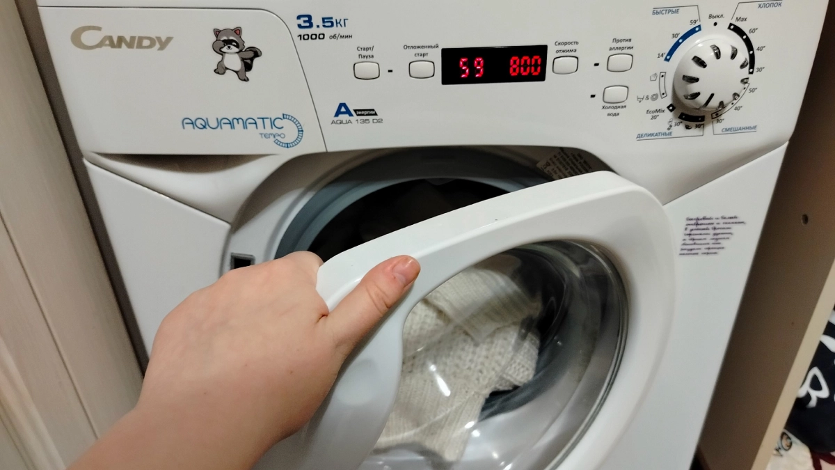 Белая одежда желтеет? Вот "рецепт" домашнего средства, которое работает лучше магазинного - все будет сверкать белизной