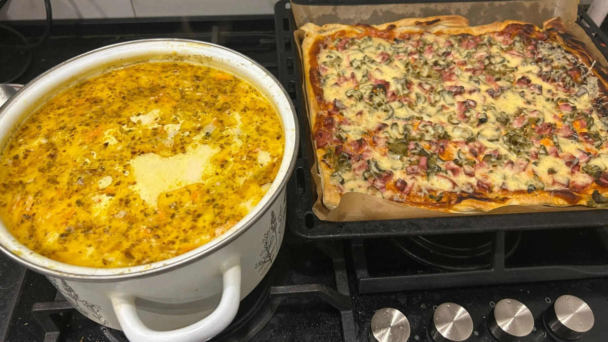 5 хитростей поваров, которые сделают любой суп вкуснее: от лайма до квашеной капусты