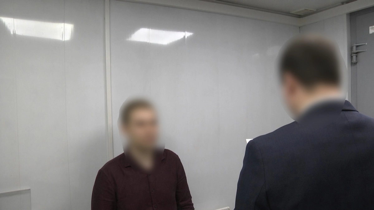 В Кирове сотрудники ФСБ России остановили мужчину в шаге от разглашения гостайны