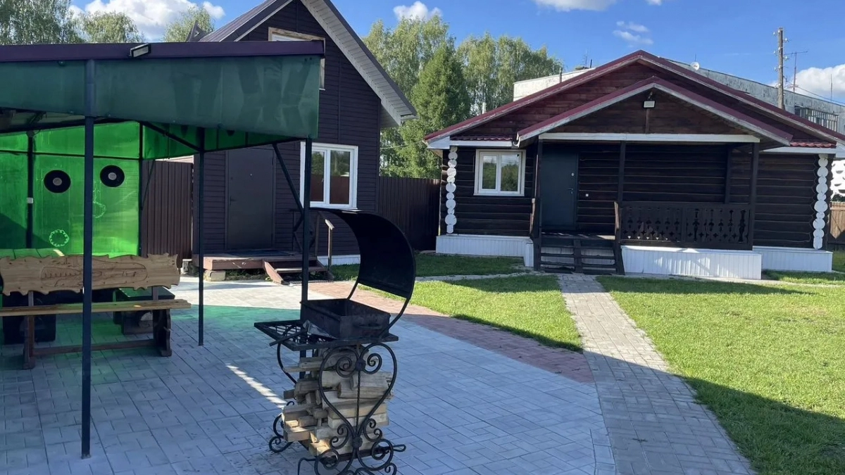 В Кирово-Чепецком районе продают дом с баней и качелями за 9 миллионов рублей