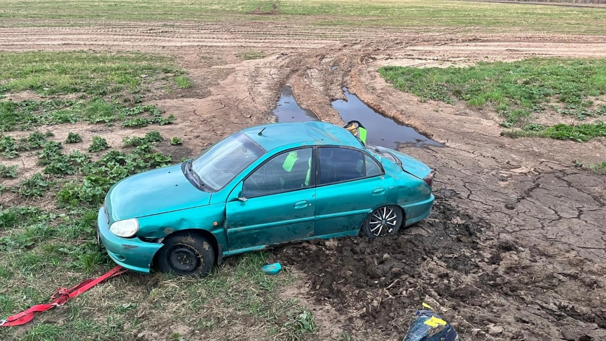 Под Кирово-Чепецком молодой водитель покалечился, отправив свою иномарку в кювет