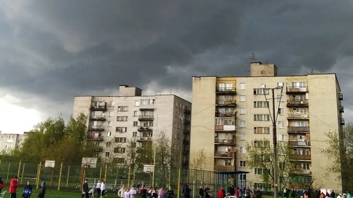 Редкая супермолния озарила ночное небо над северной частью Кировской области