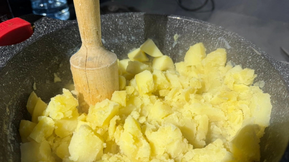 Забудьте про молоко и масло - вот как снизить калорийность пюре: по вкусу не отличишь