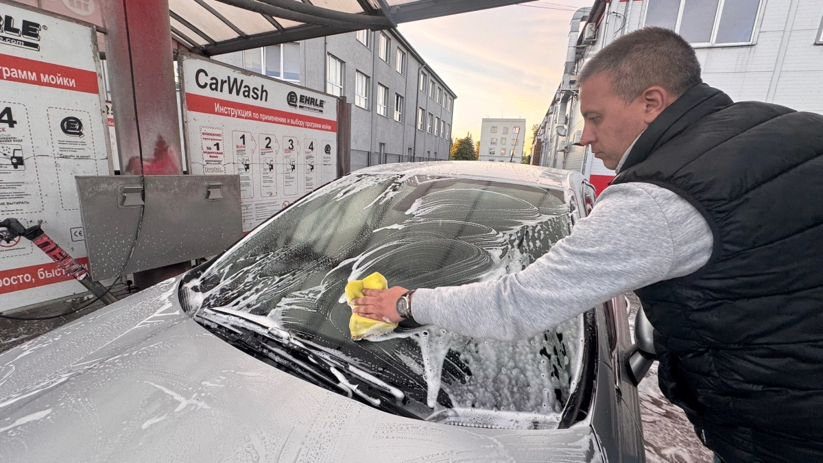 Почему нужно пользоваться губкой во время мойки авто: есть 3 причины, о которых не все водители знают