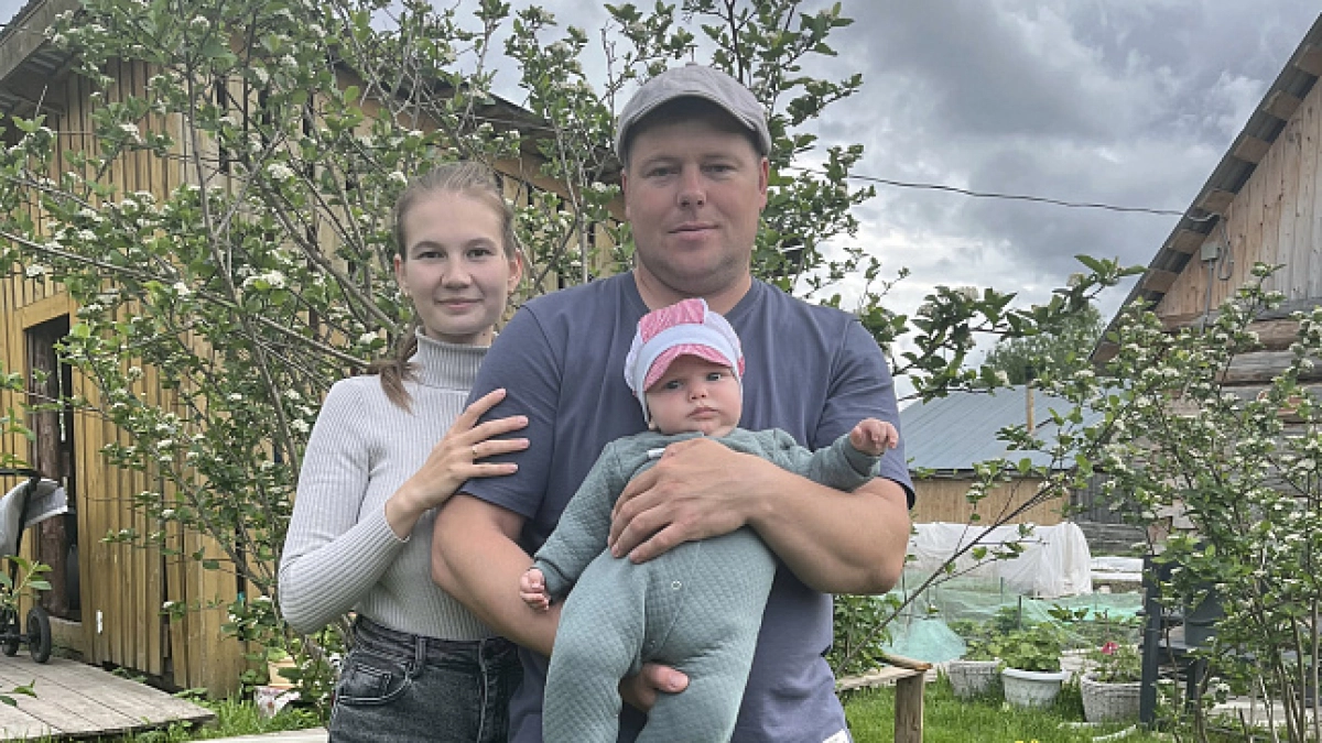 В Кировской области более 6 тысяч женщин получают выплату на первенца