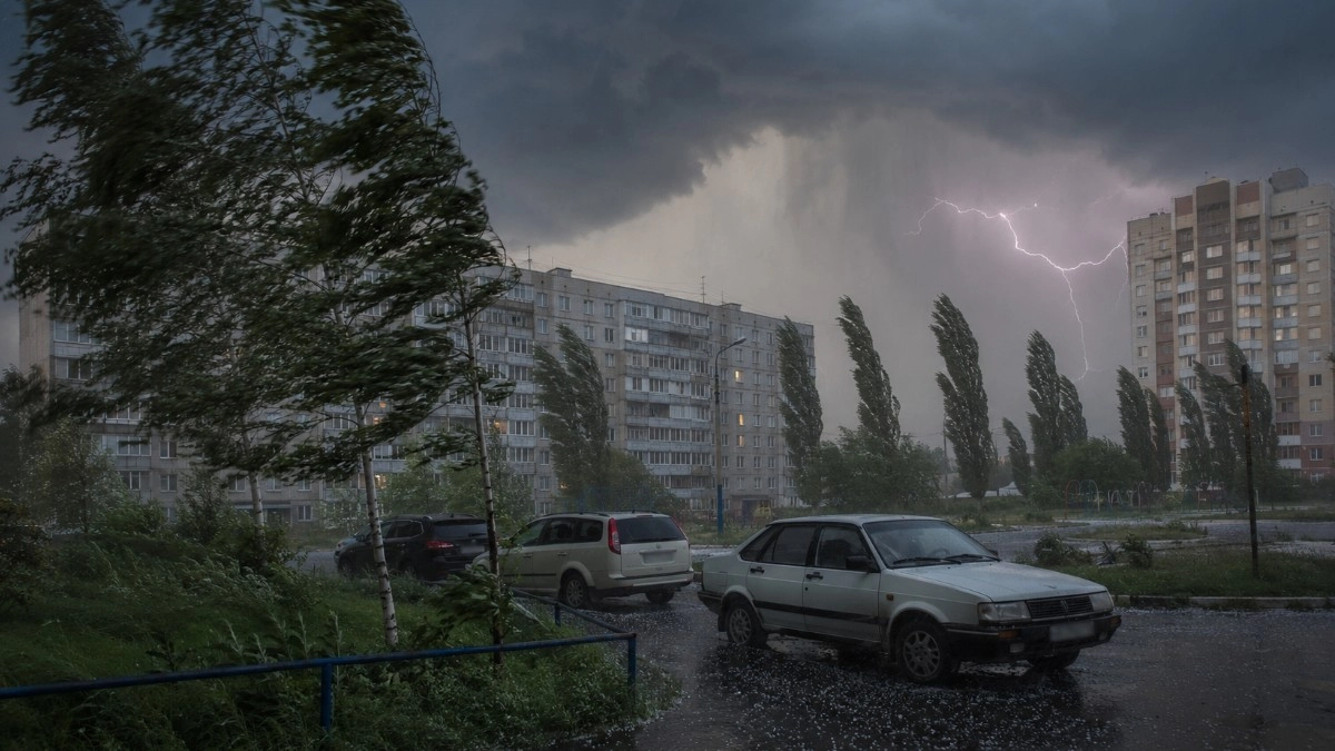 Почему после жары внезапно приходят ливни с градом: как летняя гроза за 20 минут превращается в опасное явление