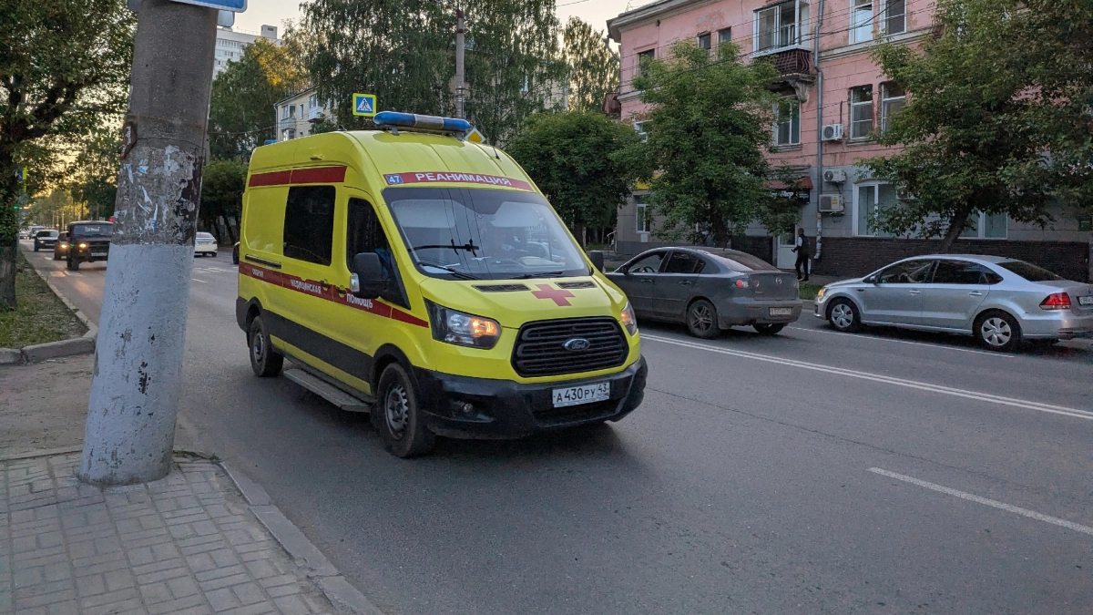 В Кирово-Чепецке не смогли реанимировать упавшего прямо на рабочем месте мужчину