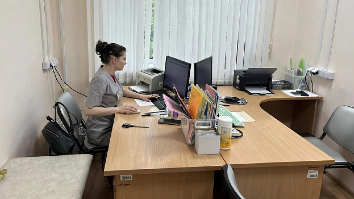 Сотни молодых медиков будут работать по специальностям в Кировской области