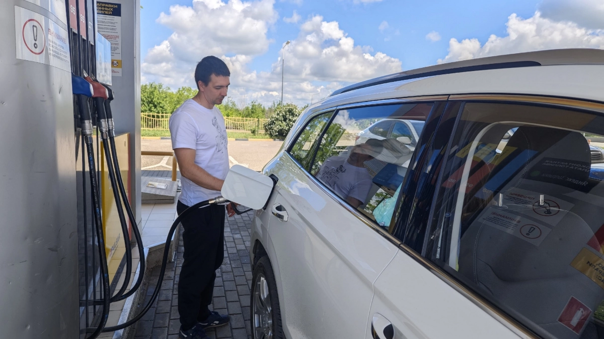 Эти симптомы появляются через 50 км после заправки: проверьте, не попали ли вы на плохой бензин
