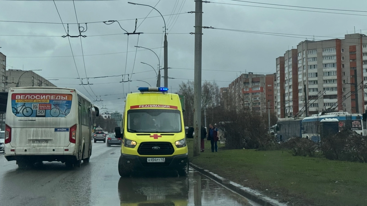 Двое погибли и двое ранены из-за атаки БПЛА на соседнюю для кировчан область
