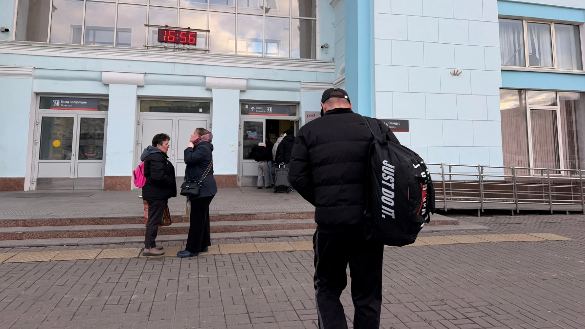 В Кировской области дожди подмыли железнодорожный путь и задержали поезда