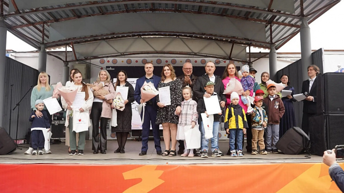 В Кировской области еще шесть молодых семей получили сертификаты на жилье
