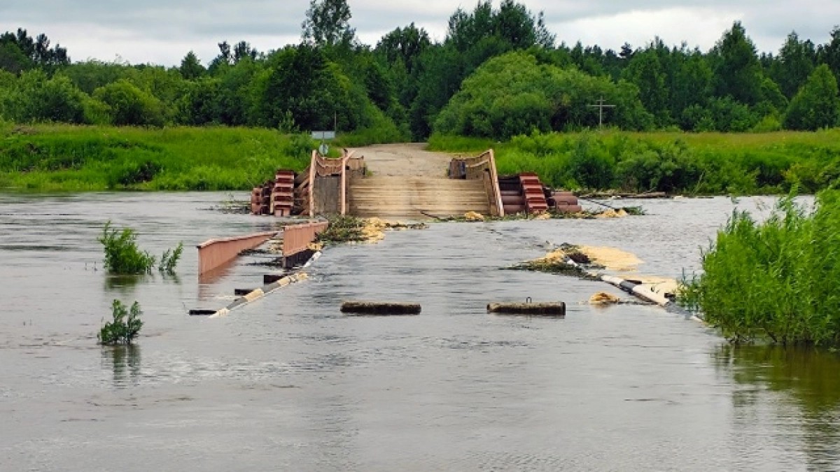 В Кирово-Чепецке чистят реку от строительного мусора