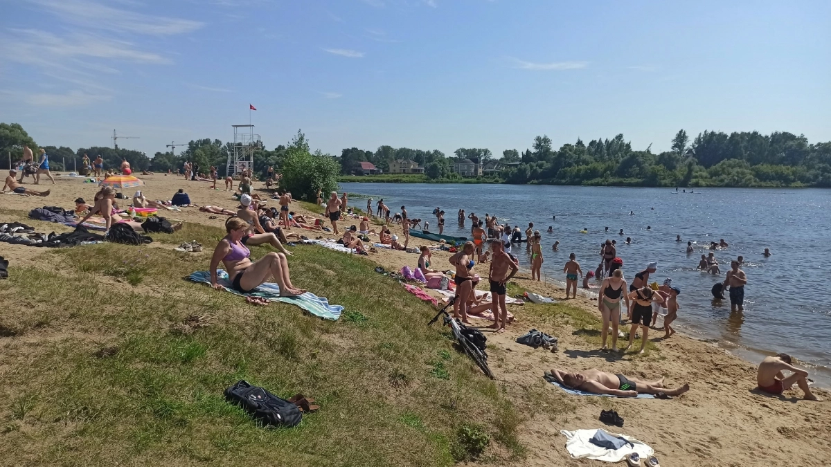 "Море с тиной, мусора куча и ледяная вода": туристы оставили честный отзыв о популярном в России курорте
