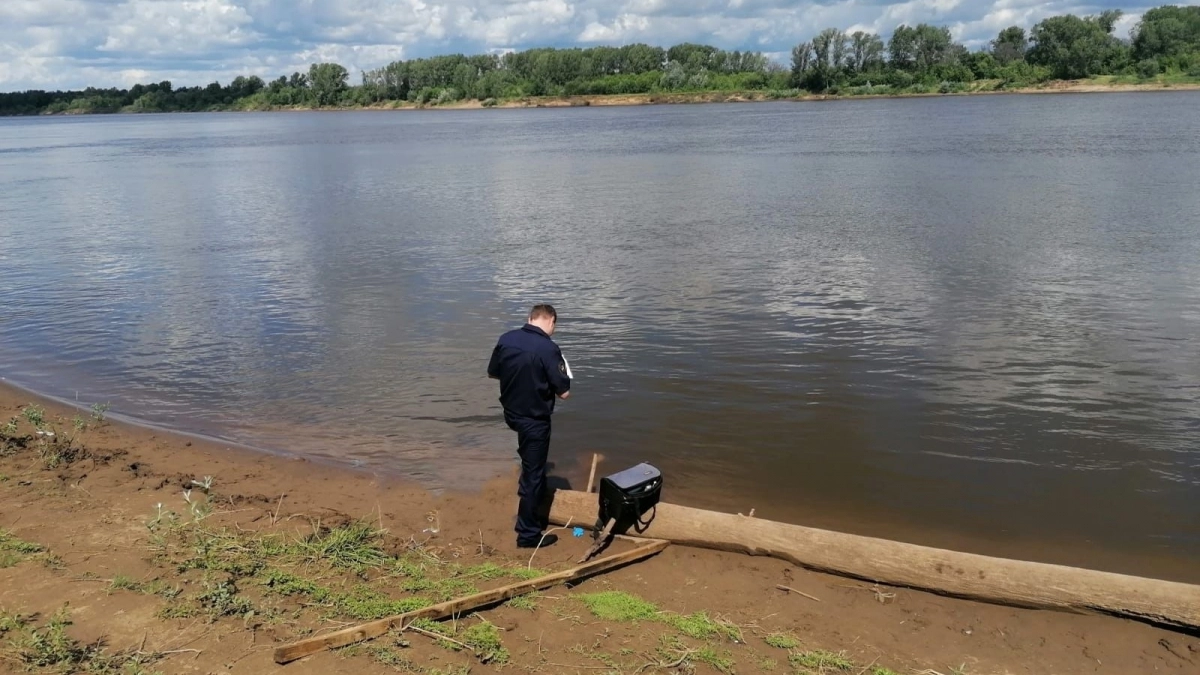 В пригороде Кирова ищут пропавшего во время купания молодого мужчину