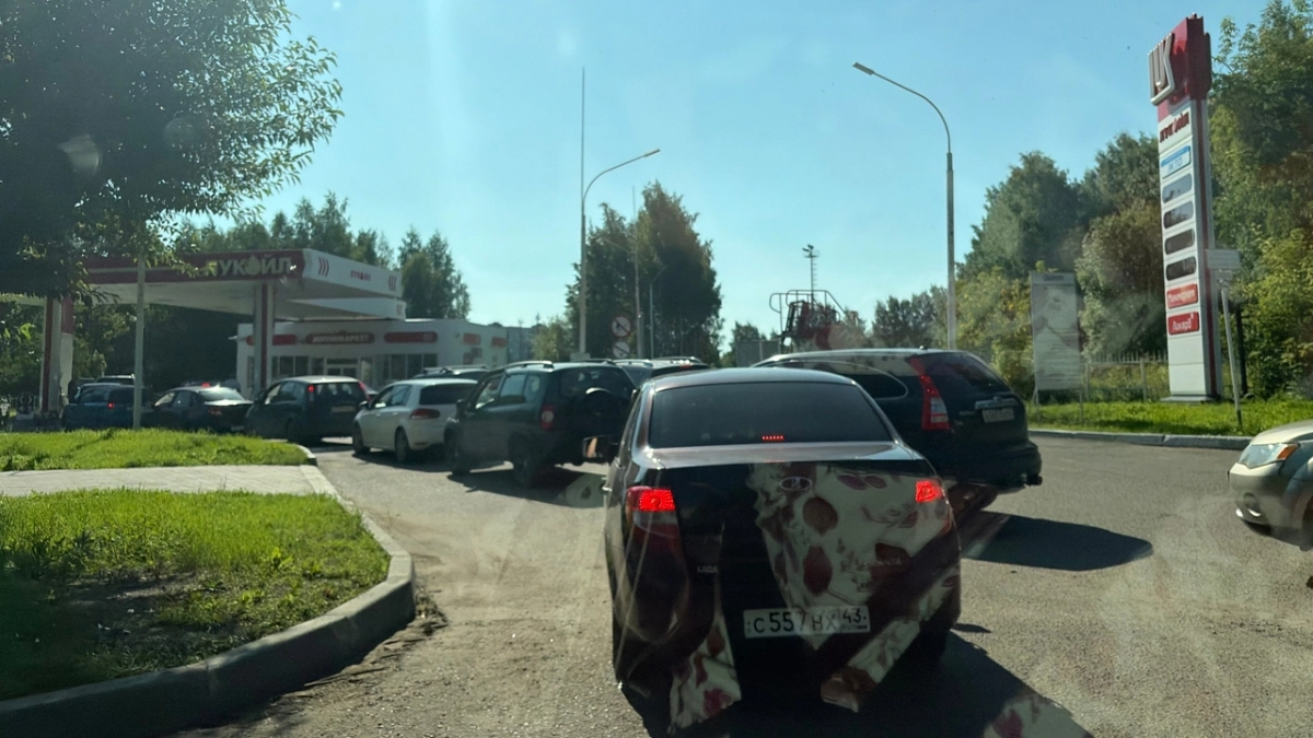 Бензин по номерам начнут продавать на АЗС в Кировской области с полуночи 11 июля