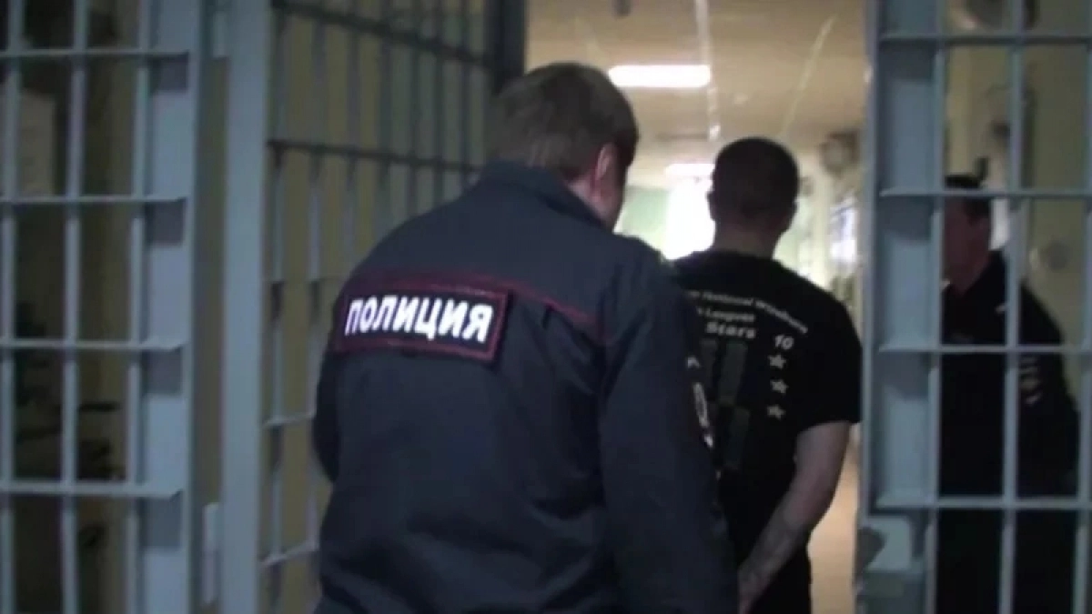 В Уржуме подросток полгода угрозами и насилием вымогал у школьника деньги