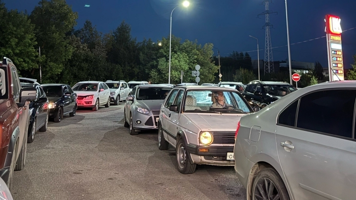 Двум кировским заправкам официально разрешено отпускать топливо в канистры