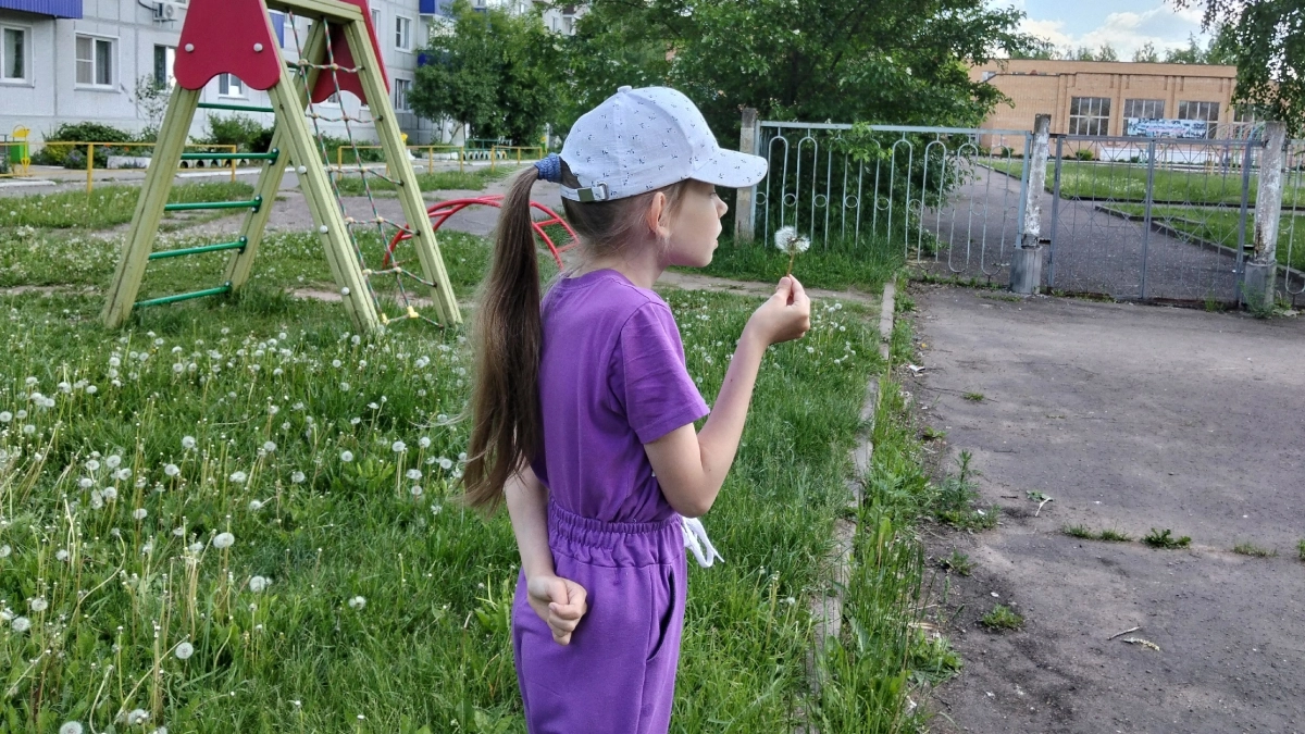 Это благородное женское имя: пришло много столетий назад из Древней Греции - переводится как «наполненная жизнью»
